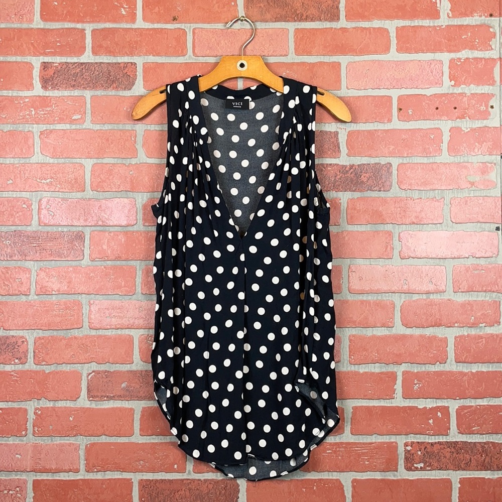 VICI Black and White Polka Dot Sleeveless V Neck Tank Blouse M